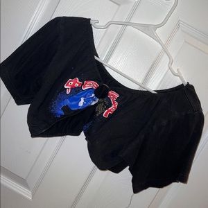 LF cropped shirt so trendy & cute!